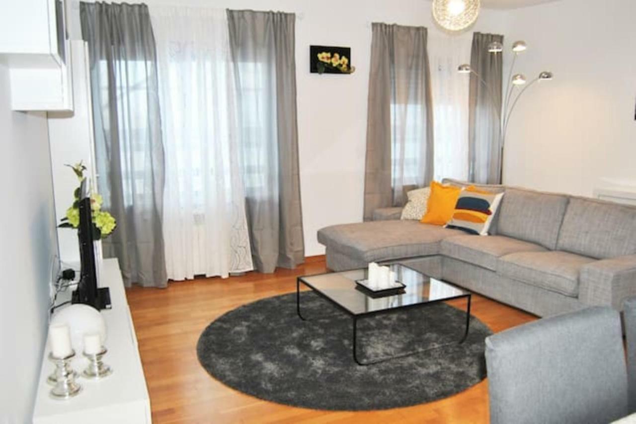 Parque Nacoes Prime Apartments 13 Lisbona Esterno foto